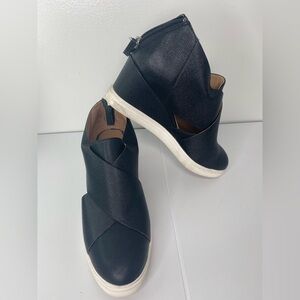 Paola Black/White Shows